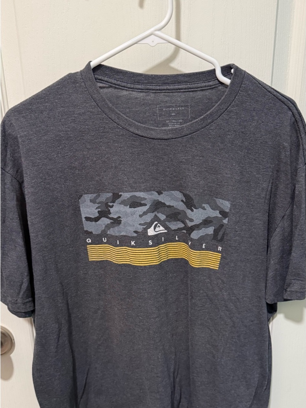 Quiksilver Men's Dark Gray Graphic Tee with Blue Camo and Yellow Stripe